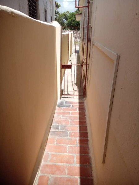 Casa Independiente de 3 habitaciones en venta en El Trigal, Boyeros, La Habana - 12