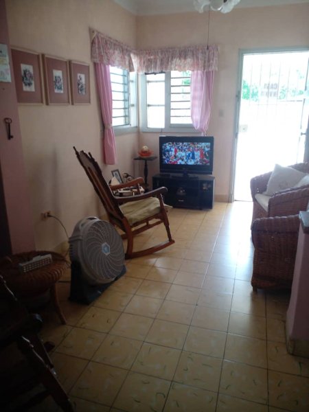 Casa Independiente de 3 habitaciones en venta en El Trigal, Boyeros, La Habana - 8