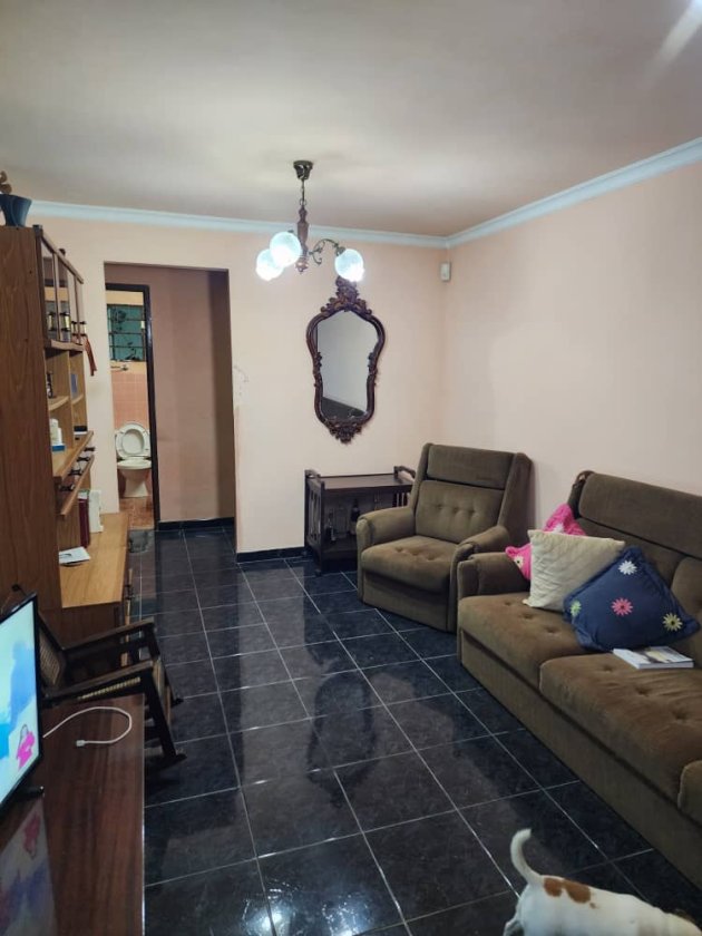 Casa Independiente de 5 habitaciones en venta en Reparto Bahía, Habana del Este, La Habana