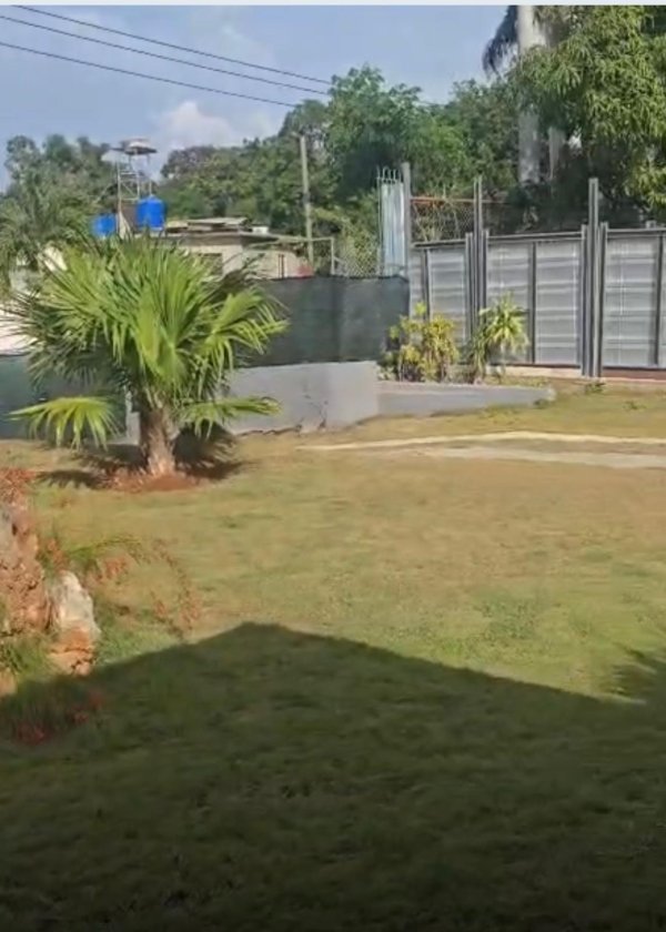 Casa Independiente de 4 habitaciones en venta en Siboney - Playa, Playa, La Habana