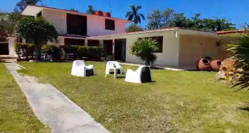Casa Independiente de 4 habitaciones en venta en Siboney - Playa, Playa, La Habana