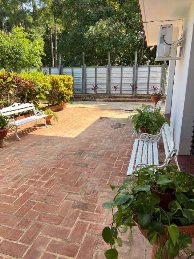 Casa Independiente de 4 habitaciones en venta en Siboney - Playa, Playa, La Habana