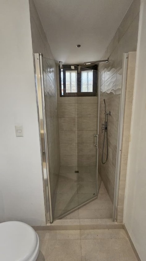 Casa Independiente de 2 habitaciones en venta en Náutico, Playa, La Habana