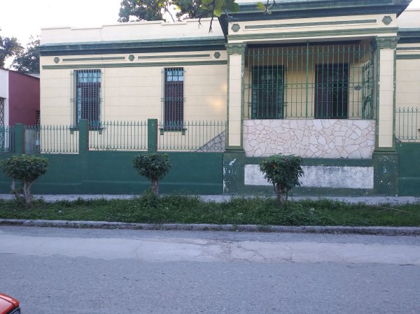 Casa Independiente de 3 habitaciones en venta en Jesús del Monte, Diez de Octubre, La Habana - 2