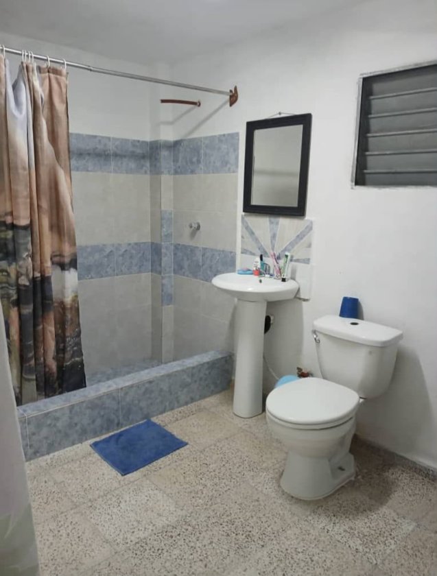 Biplanta de 5 habitaciones en venta en Víbora, Diez de Octubre, La Habana