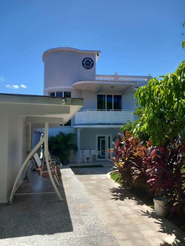 Casa Independiente de 6 habitaciones en venta en Cojímar, Habana del Este, La Habana