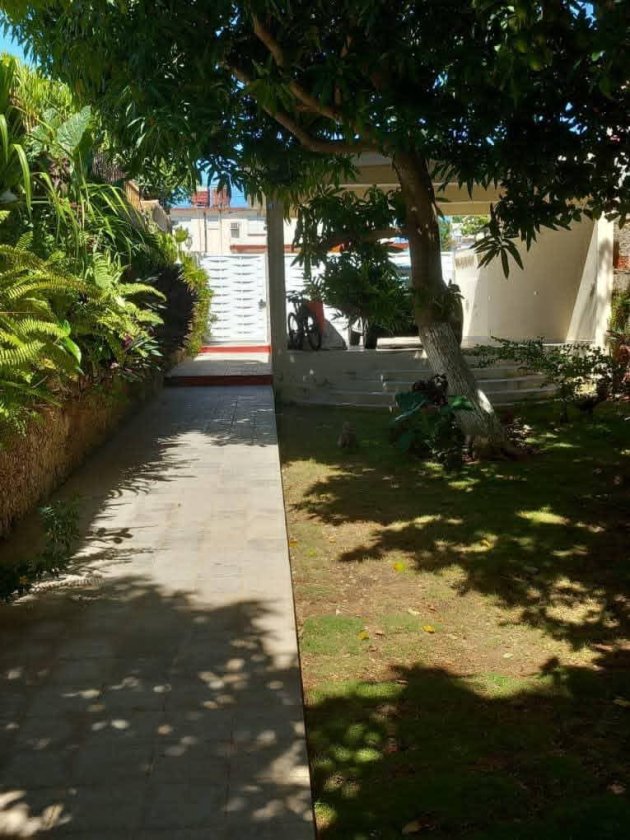 Casa Independiente de 6 habitaciones en venta en Cojímar, Habana del Este, La Habana