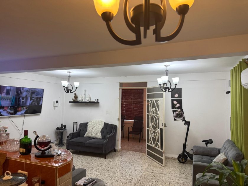 Detached House with 4 bedrooms for sale in Sevillano, Diez de Octubre, La Habana