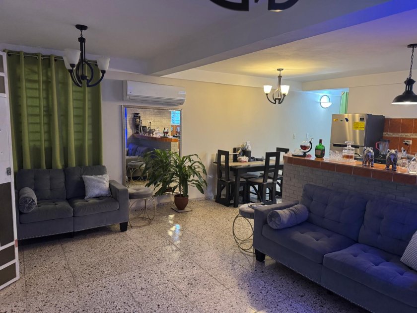 Detached House with 4 bedrooms for sale in Sevillano, Diez de Octubre, La Habana