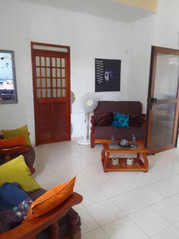 Casa de 3 habitaciones en venta en Diez de Octubre, La Habana