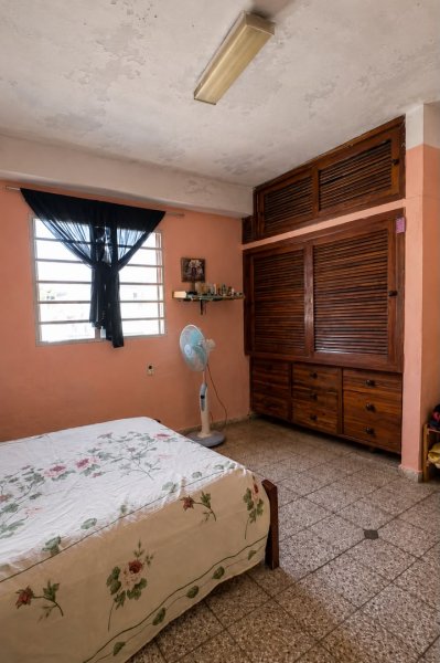 Casa Independiente de 4 habitaciones en venta en Cerro, La Habana - 5