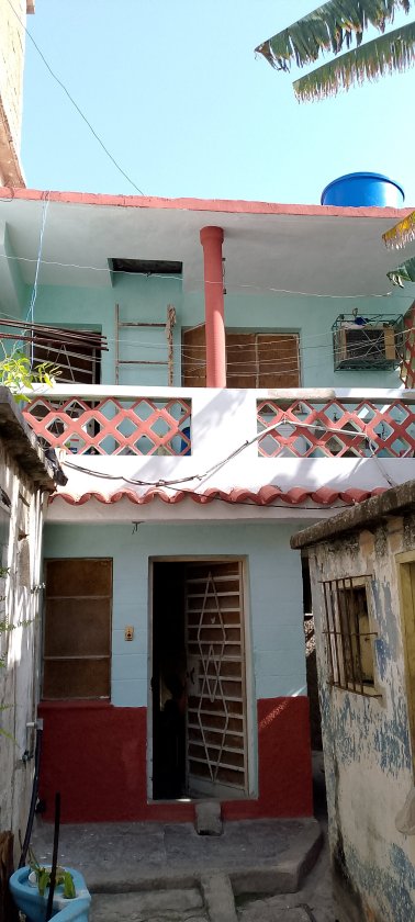 Biplanta de 2 habitaciones en venta en Diez de Octubre, La Habana