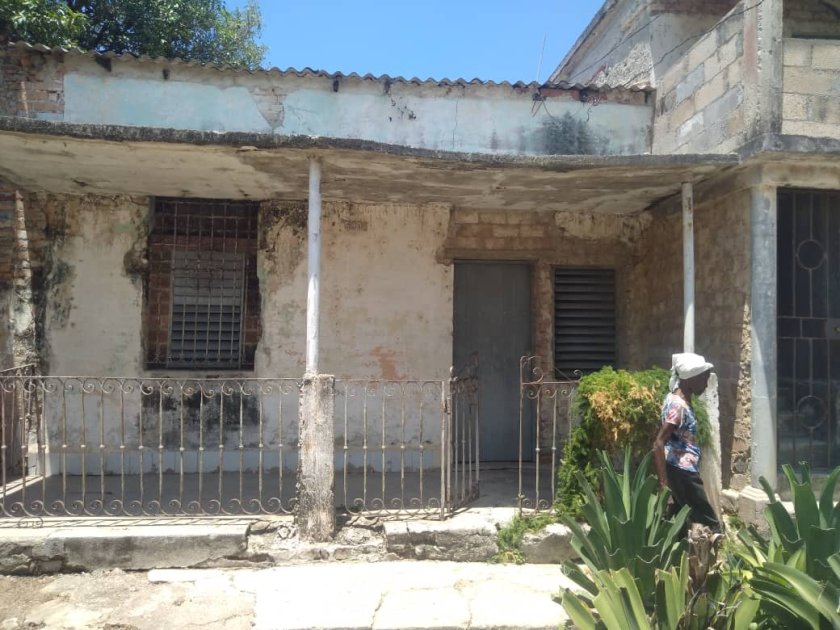 Casa de 3 habitaciones en venta en Marianao, La Habana