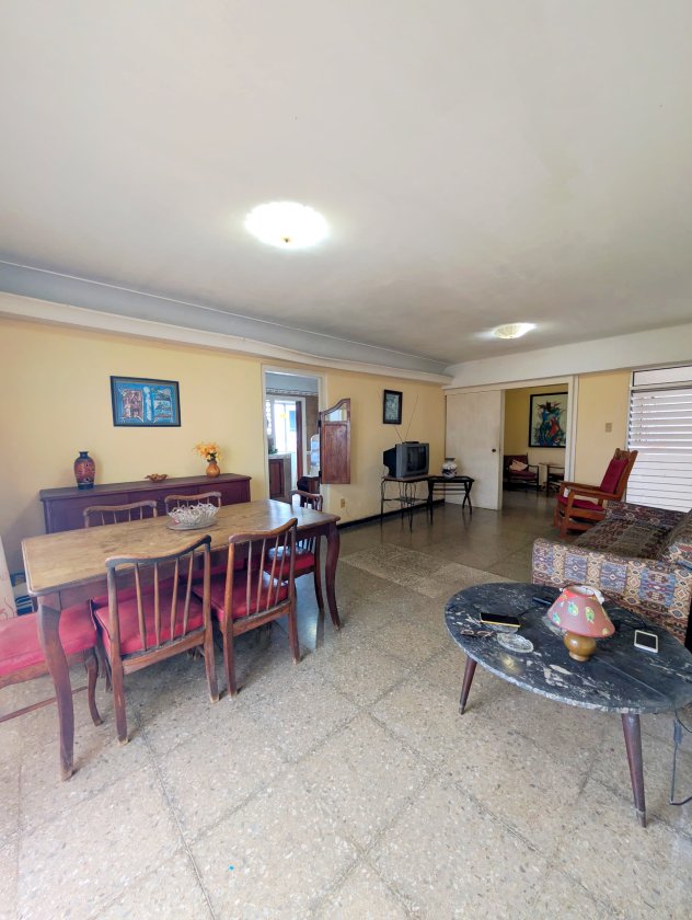 Apartment with 4 bedrooms for sale in Vedado, Plaza de la Revolución, La Habana