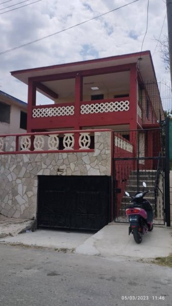 Biplanta de 4 habitaciones en venta en Boca Ciega, Habana del Este, La Habana