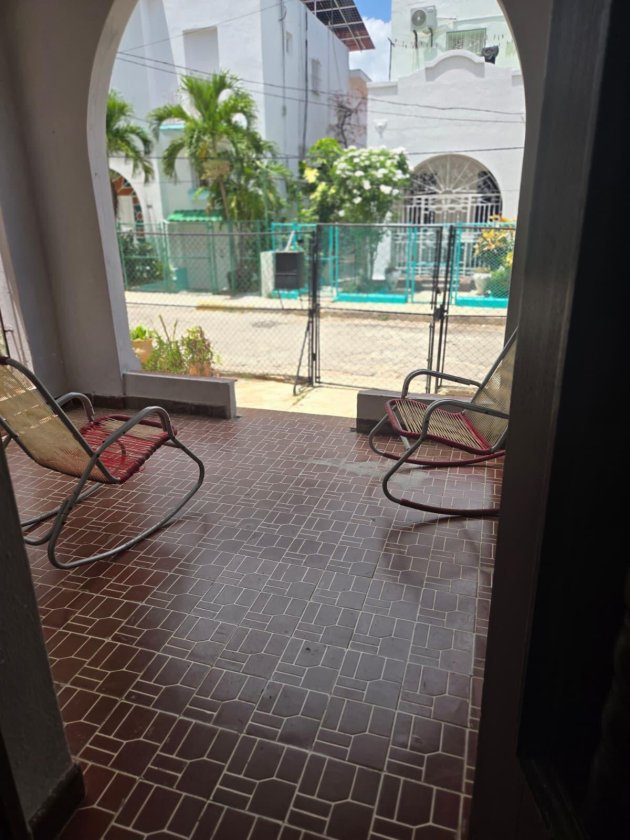 Casa Independiente de 5 habitaciones en venta en Playa, La Habana