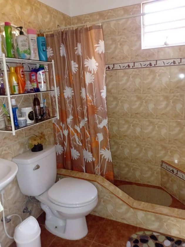 Casa de 3 habitaciones en venta en El Trigal, Boyeros, La Habana