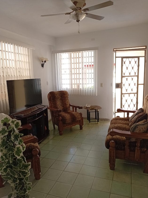 Casa de 3 habitaciones en venta en El Trigal, Boyeros, La Habana