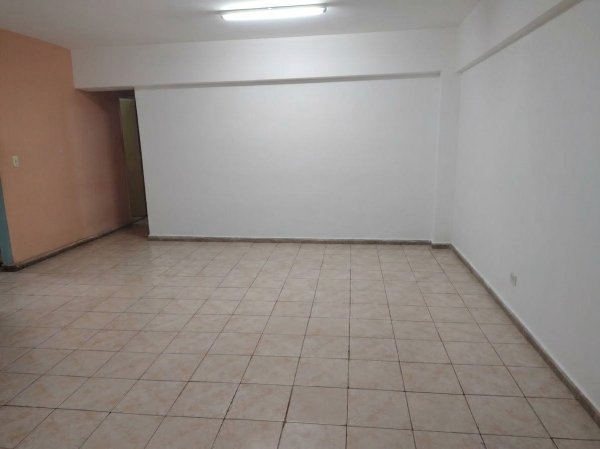 Apartamento de 3 habitaciones en permuta en Jesús María, Habana Vieja, La Habana