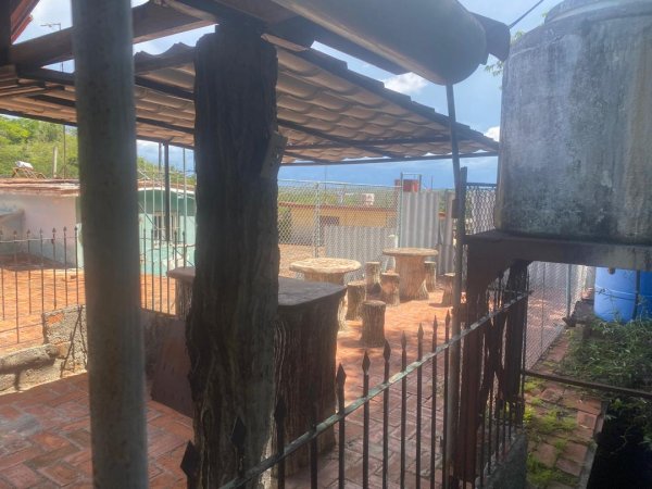 Casa Independiente de 5 habitaciones en venta en Cojímar, Habana del Este, La Habana - 4