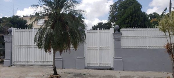 Detached House with 4 bedrooms for sale in Los Pinos, Arroyo Naranjo, La Habana