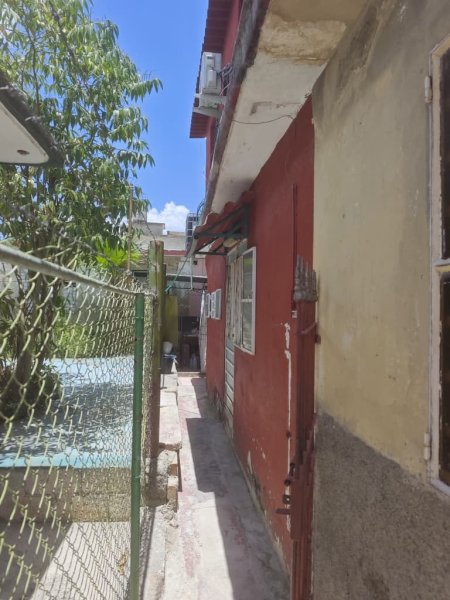 Casa de 3 habitaciones en venta en Santiago de las Vegas, Boyeros, La Habana