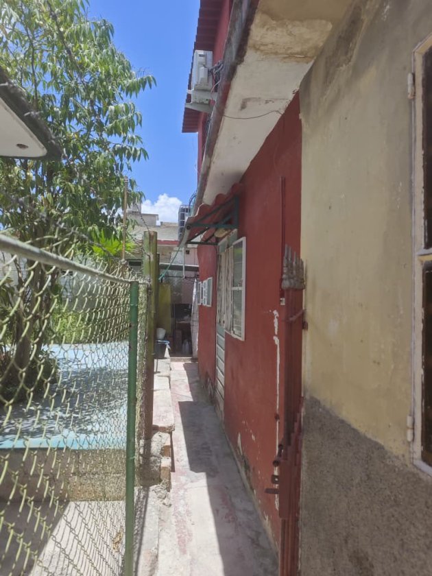 Casa de 3 habitaciones en venta en Santiago de las Vegas, Boyeros, La Habana