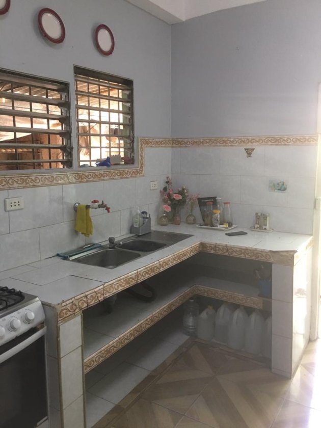 House with 6 bedrooms for sale in Marianao, La Habana