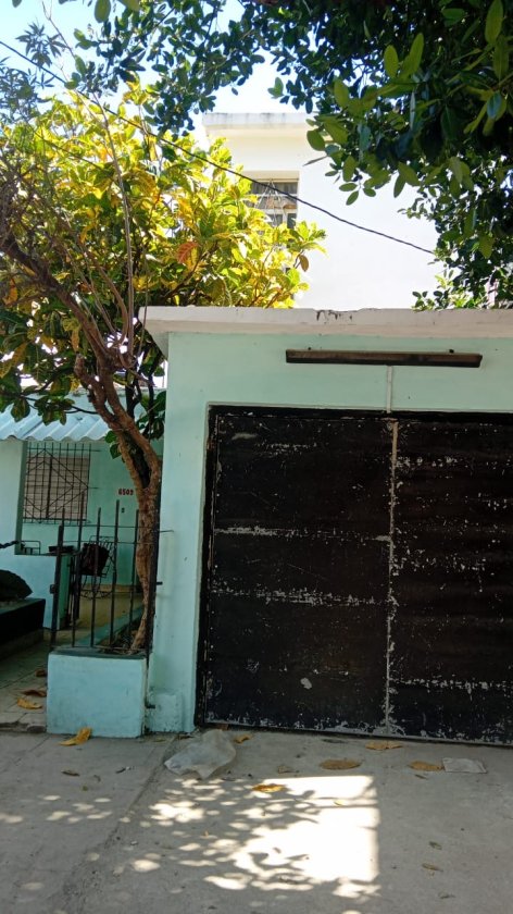 House with 6 bedrooms for sale in Marianao, La Habana
