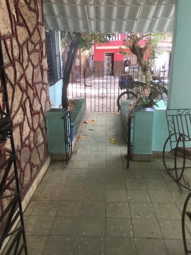 House with 6 bedrooms for sale in Marianao, La Habana