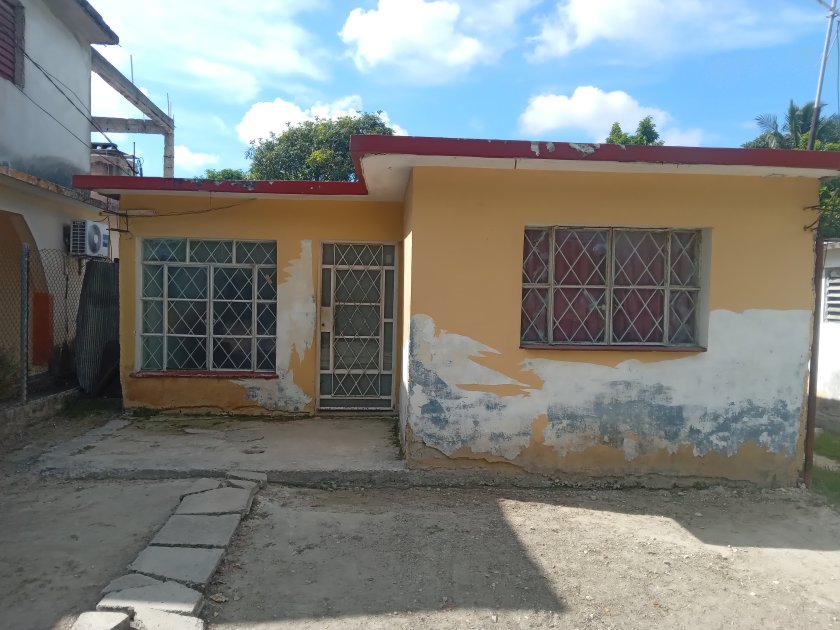 Casa Independiente de 3 habitaciones en venta en Barrera, Guanabacoa, La Habana