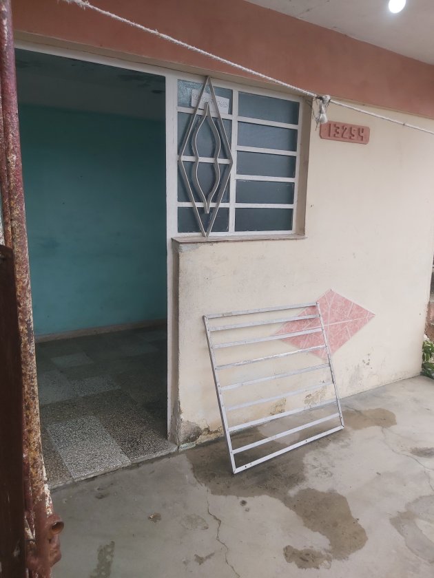 Casa Independiente de 3 habitaciones en venta en Mirador del Diezmero, San Miguel del Padrón, La Habana