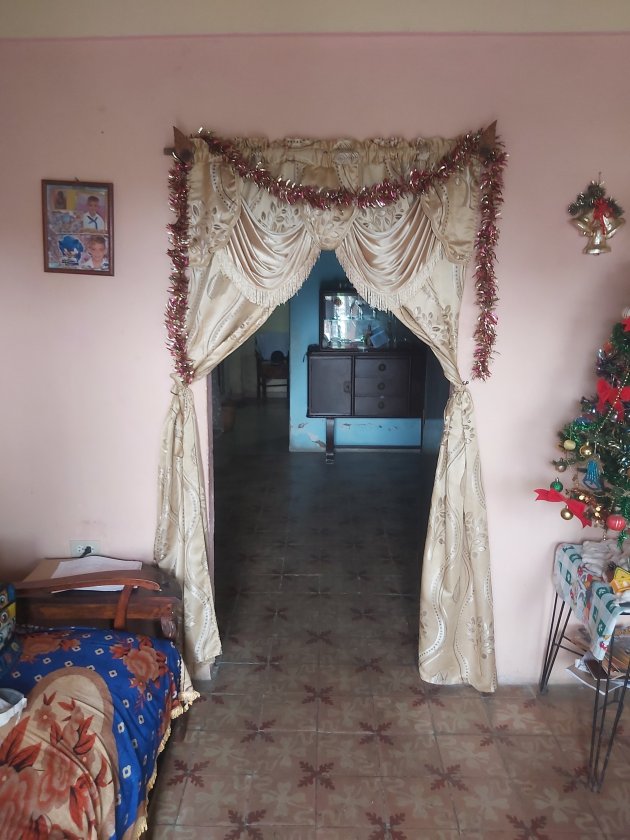Casa Independiente de 3 habitaciones en venta en Mirador del Diezmero, San Miguel del Padrón, La Habana