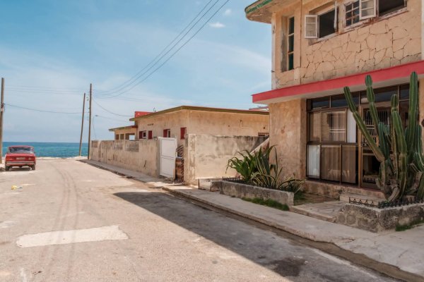 Biplanta de 4 habitaciones en venta en Cubanacán - Náutico, Playa, La Habana