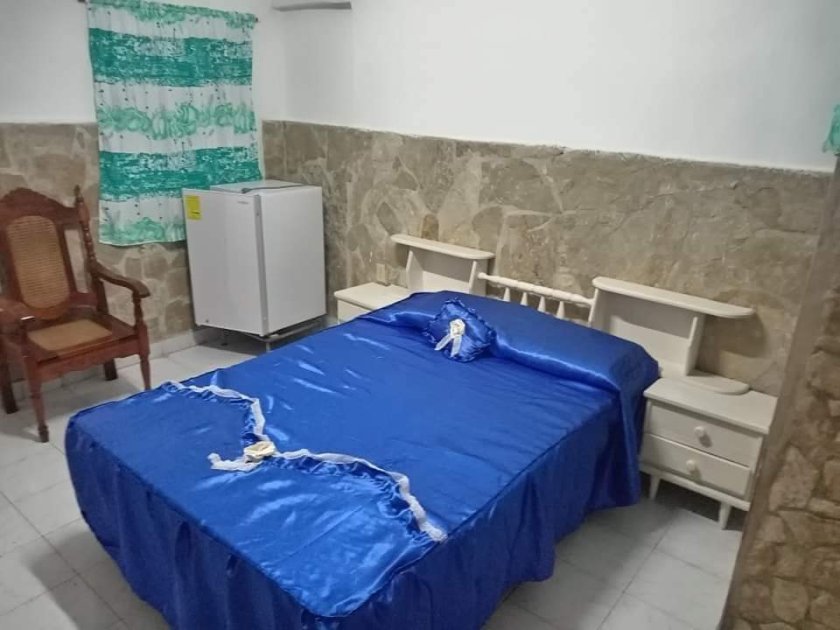 Casa Independiente de 6 habitaciones en venta en Guanabo, Habana del Este, La Habana
