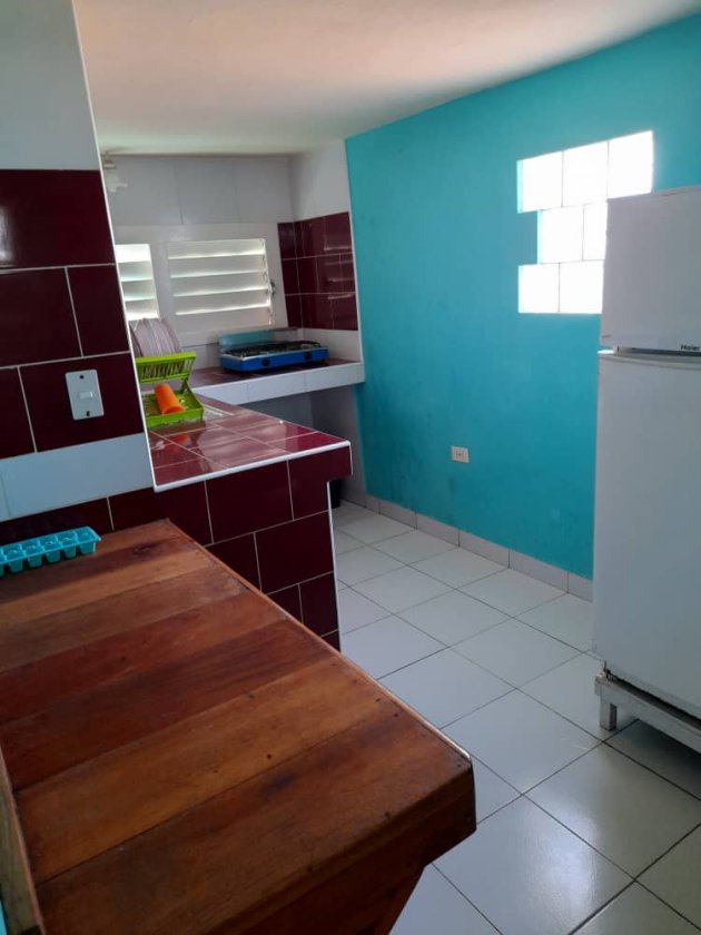 Casa Independiente de 6 habitaciones en venta en Guanabo, Habana del Este, La Habana