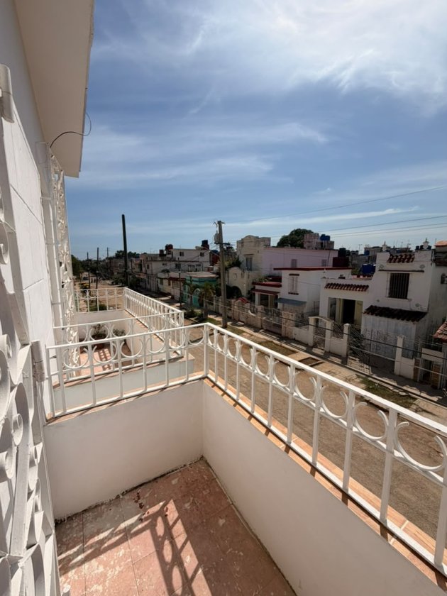 Casa Independiente de 4 habitaciones en venta en Buenavista, Playa, La Habana