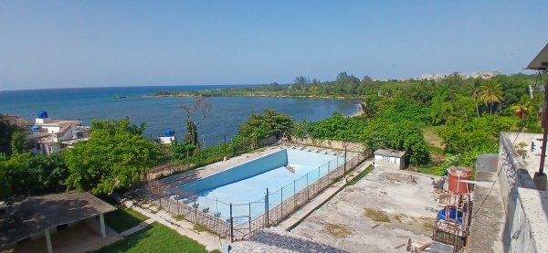 Casa Independiente de 4 habitaciones en venta en Cojímar, Habana del Este, La Habana