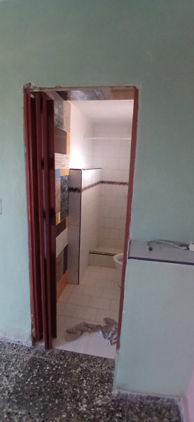 Casa Independiente de 4 habitaciones en venta en Cojímar, Habana del Este, La Habana - 12