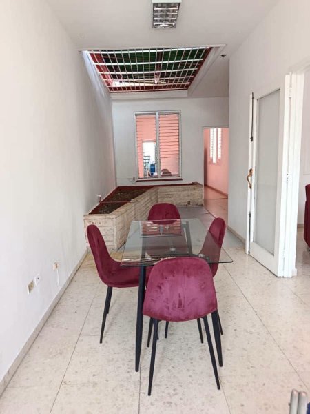 Biplanta de 5 habitaciones en venta en Santa Catalina, Cerro, La Habana