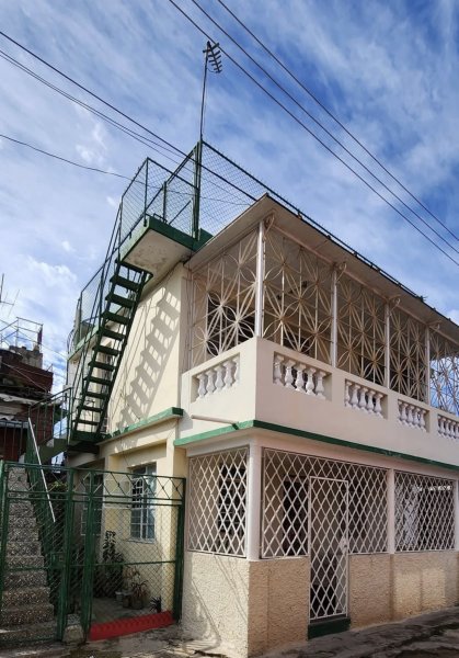 Detached House with 4 bedrooms for sale in Marianao, La Habana