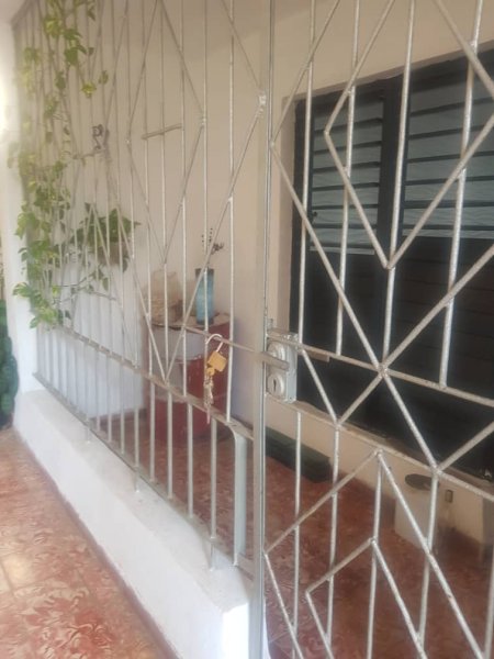 Apartment with 2 bedrooms for sale in Vedado, Plaza de la Revolución, La Habana - Thumbnail 2