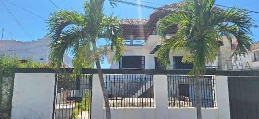 Casa Independiente de 5 habitaciones en venta en Guanabo, Habana del Este, La Habana
