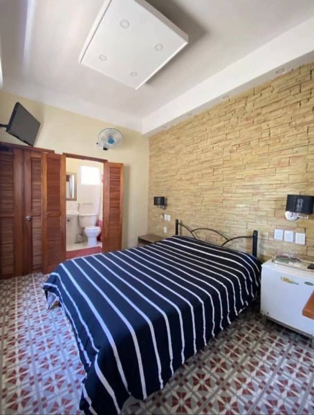 Casa Independiente de 5 habitaciones en venta en Ampliación Almendares, Playa, La Habana - 4