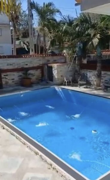 Casa Independiente de 6 habitaciones en venta en Miramar, Playa, La Habana