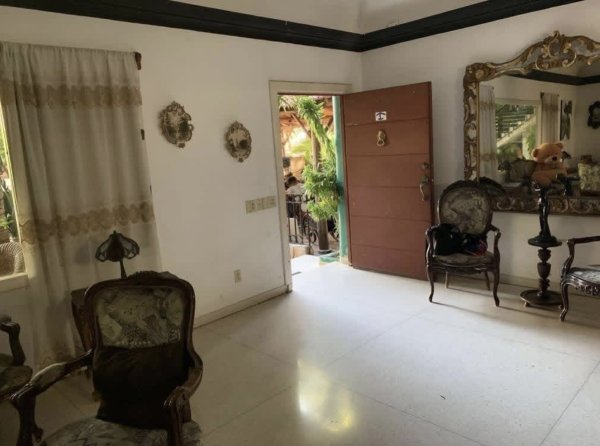 Casa Independiente de 6 habitaciones en venta en Miramar, Playa, La Habana - 4