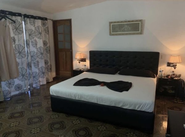 Casa Independiente de 6 habitaciones en venta en Miramar, Playa, La Habana - 5