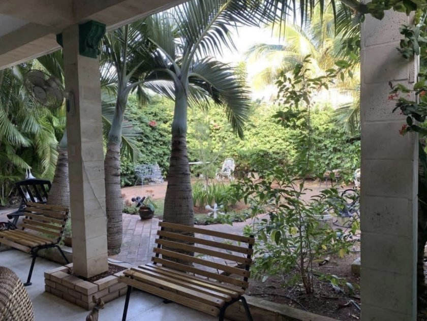 Casa Independiente de 6 habitaciones en venta en Miramar, Playa, La Habana