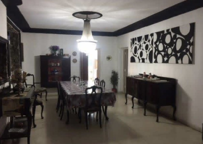 Casa Independiente de 6 habitaciones en venta en Miramar, Playa, La Habana