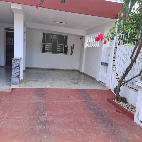 Detached House with 4 bedrooms for sale in Santa Fe, Playa, La Habana - 3